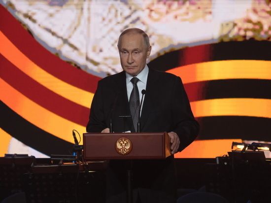 Путин провел в Волгограде встречу с общественниками и молодежью