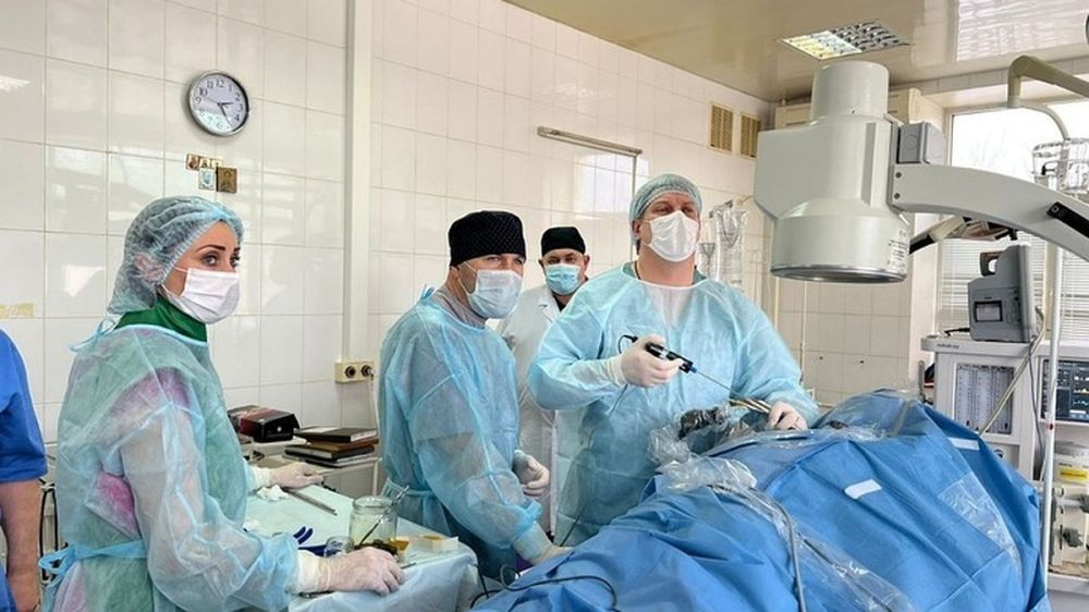 В ДНР впервые провели сложную операцию по удалению осколка снаряда из позвоночника ребенка