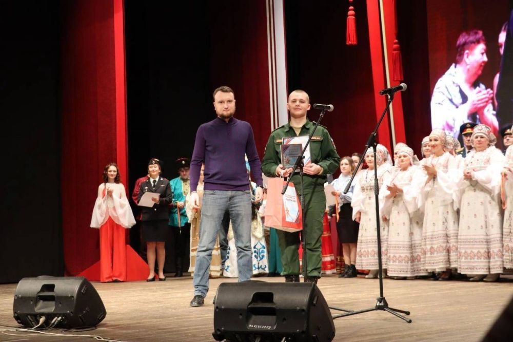 Илья Бубнов: Также вчера был в составе членов жюри на абаканском конкурсе «Полигон-2023», где талантливые артисты выступили с патриотическими песнями