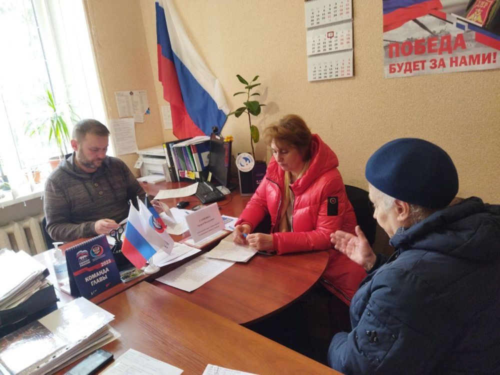 Василий Ткачук: Прошел приём граждан в общественной приемной Председателя Общественного Движения «Донецкая Республика» Дениса Пушилина местного отделения Калининского района города Донецка