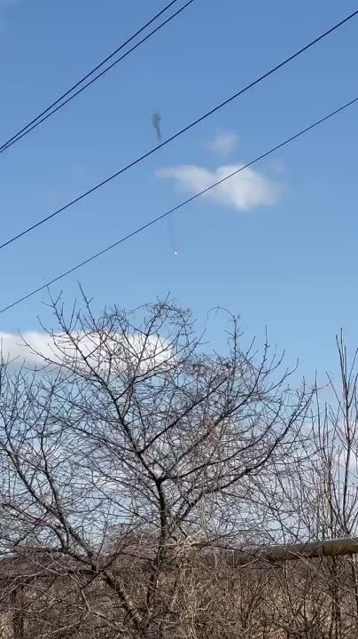 Над территорией Енакиево в ДНР сбит самолет, сообщил мэр города Роман Храменков