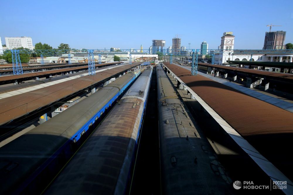 В Киеве одобрили принудительную эвакуацию детей из зоны активных боев