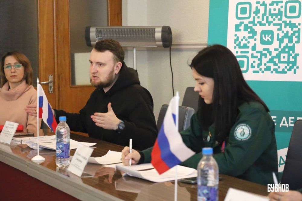 Илья Бубнов: Принял участие в круглом столе, организованном Республиканскими молодёжными студенческими трудовыми отрядами