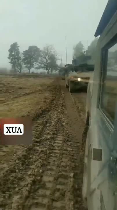 ������� ��� M2 Bradley � ���������� HMMWV � ���� ���