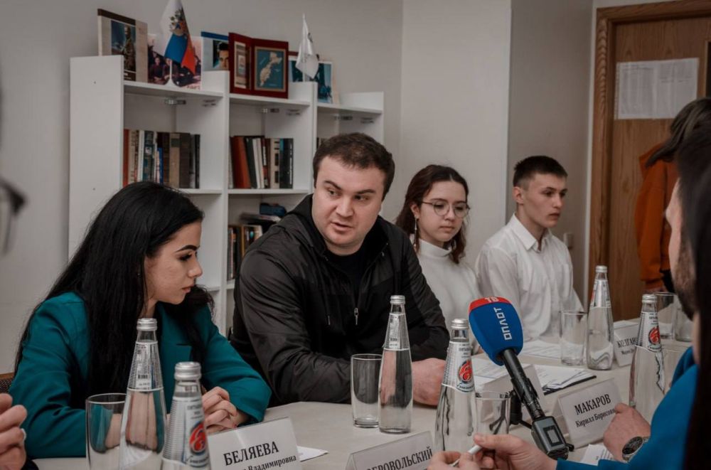 Как проходила встреча Председателя правительства ДНР с молодежью