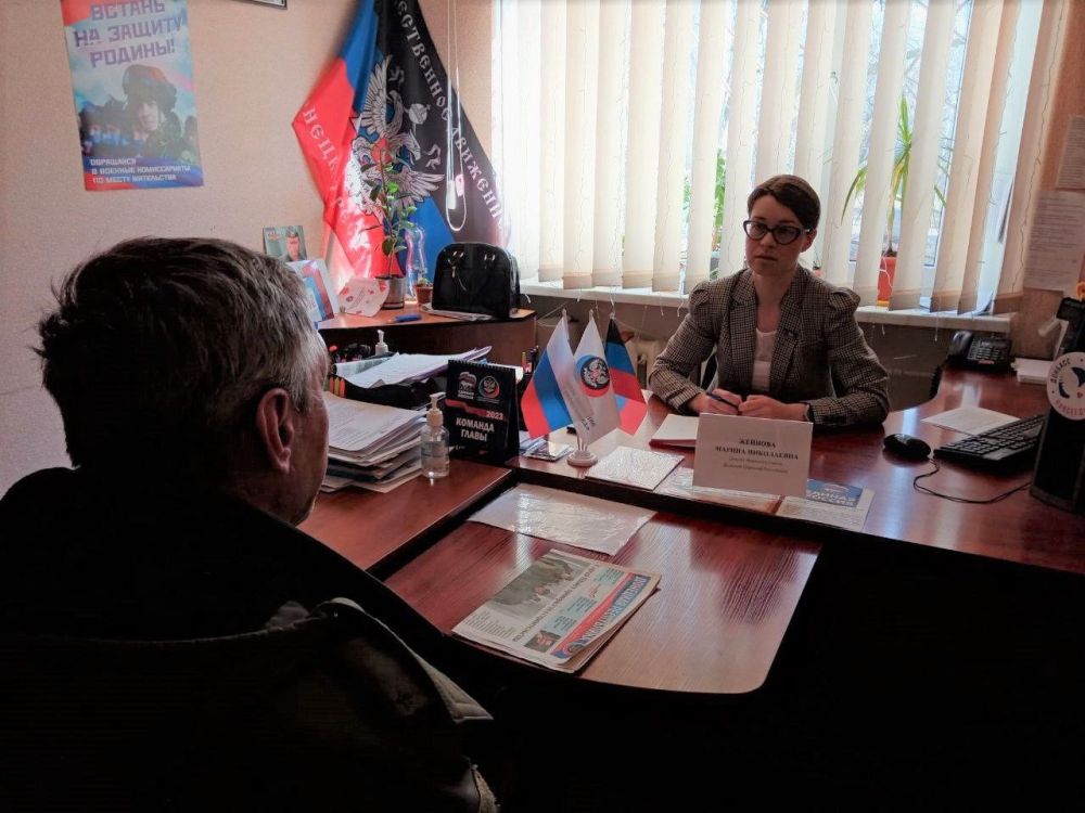 Василий Ткачук: Приём граждан депутатом Народного Совета Донецкой Народной Республики в Общественной приемной Председателя Общественного Движения «Донецкая Республика» Д. В. Пушилина