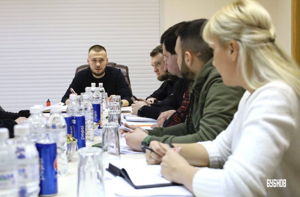 Илья Бубнов: Принял участие в совещании с представителями молодёжных некоммерческих организаций Республики, которое проводил Министр молодёжной политики Кирилл Макаров