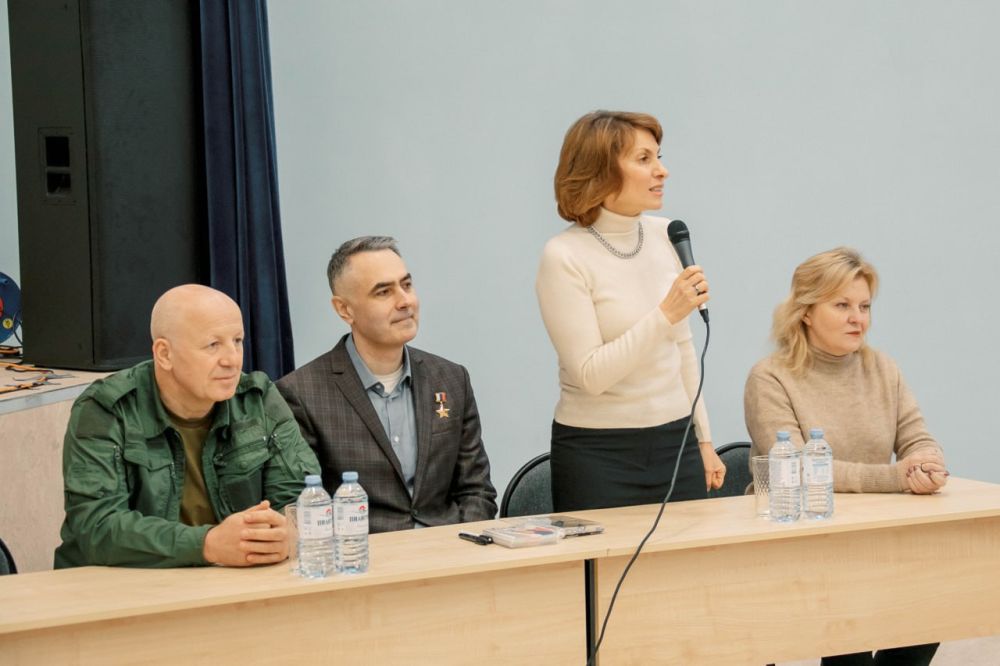 Олег Моргун: Побывал на знаковой встрече в СШ №7. Знаковой потому, что здесь созданы два специализированных космических класса