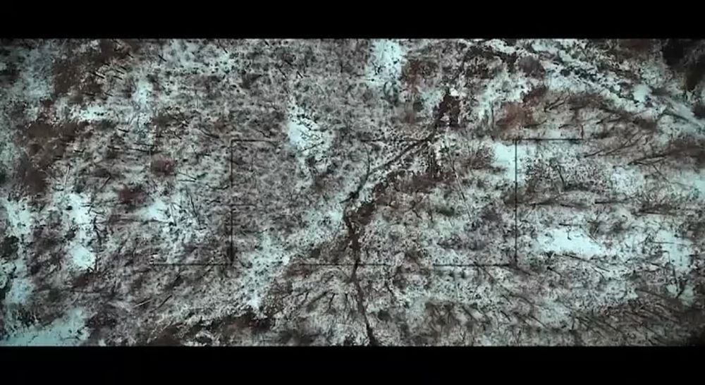 Роман Косарев: На видео — совместная работа легендарной интернациональной бригады «Пятнашка» и их друзей, которых «там нет», в районе Авдеевки под Донецком