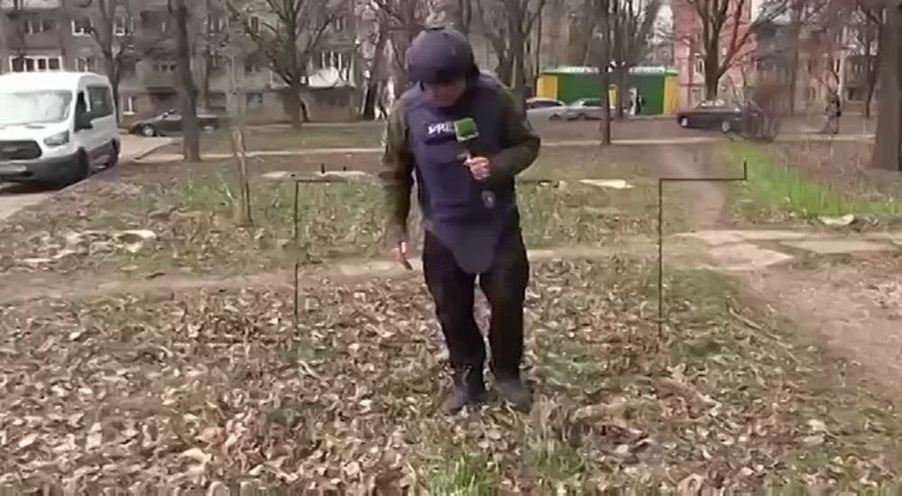 Роман Косарев: В четверг два мирных жителя Донецка подорвались на запрещённых противопехотных фугасных минах «Лепесток»