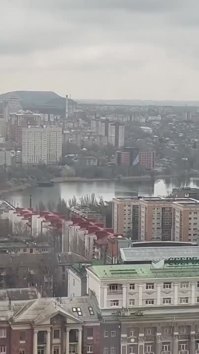 Юрий Котенок: Мощные прилеты по Донецку. Под ударом — Киевский и Калининский районы. С украинской стороны работают артиллерия и РСЗО