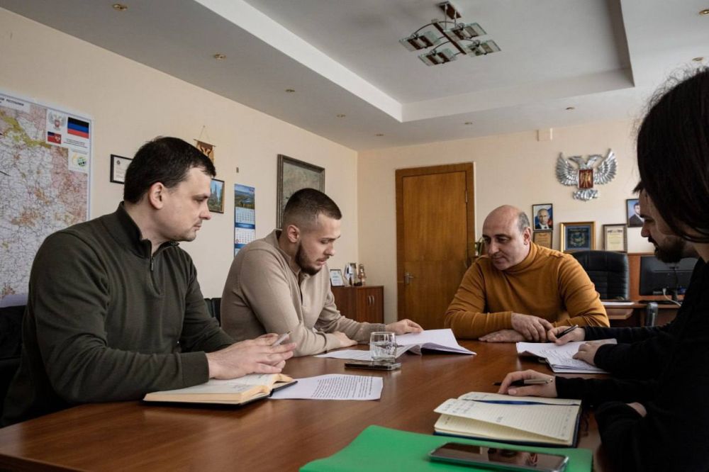 Тореза: чем занимаются школьники и студенты города?