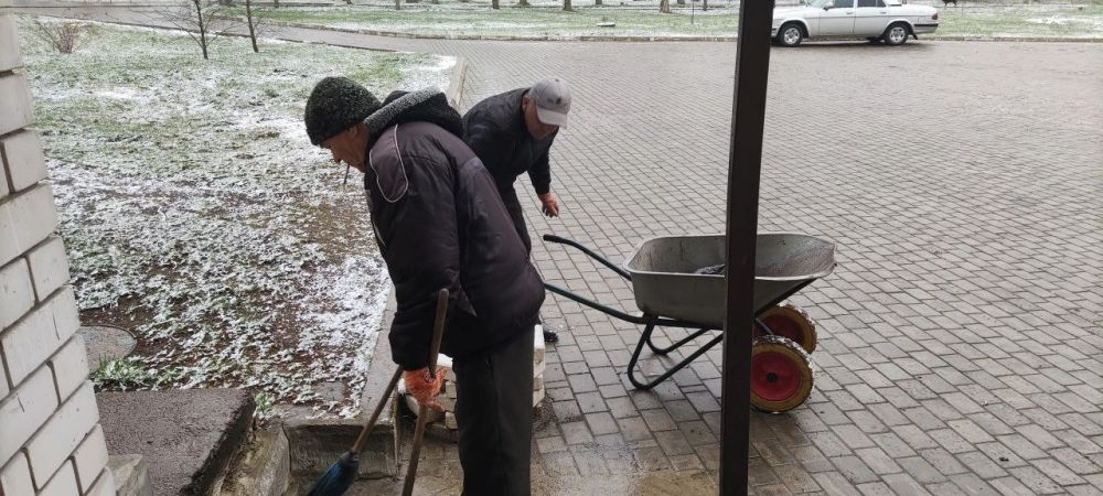 Василий Ткачук: В рамках проведения акции «чистый четверг» силами жилищно-коммунальных служб и торговых предприятий...