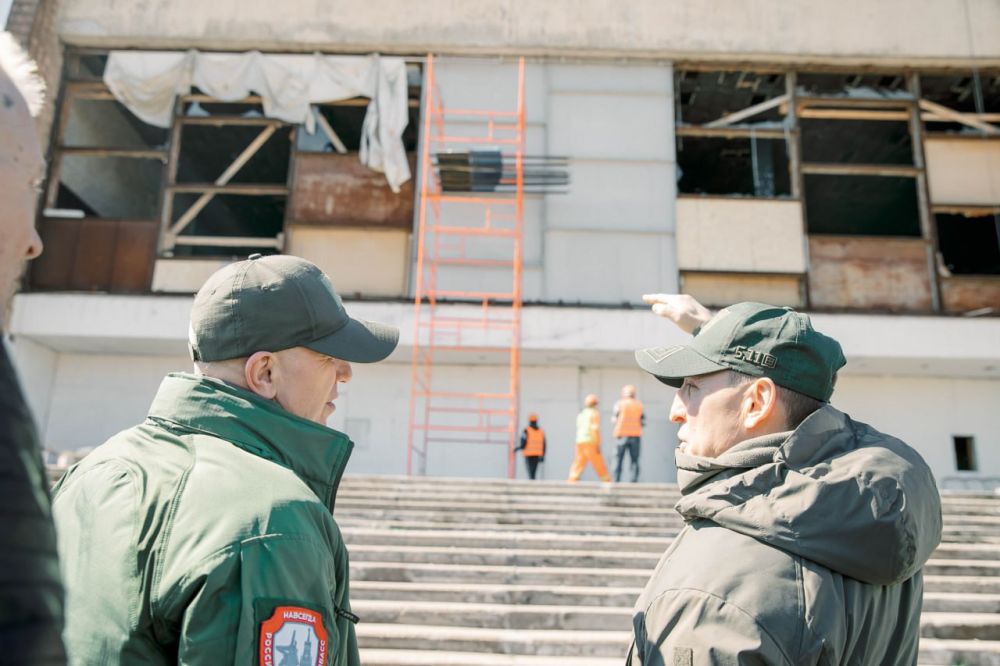 Олег Моргун: С советником губернатора Ленинградской области Николаем Цигановым, генеральным директором Центра строительного...