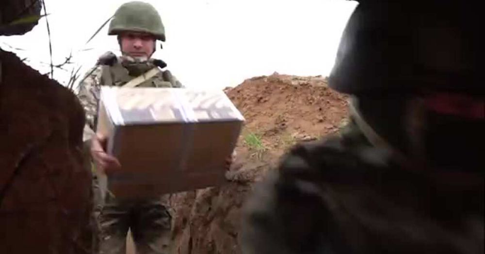 Бойцы в зоне спецоперации получили посылки из родных городов