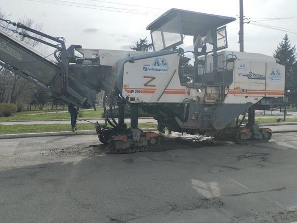В Юнокоммунаровске начаты работы по ремонту асфальтобетонного покрытия