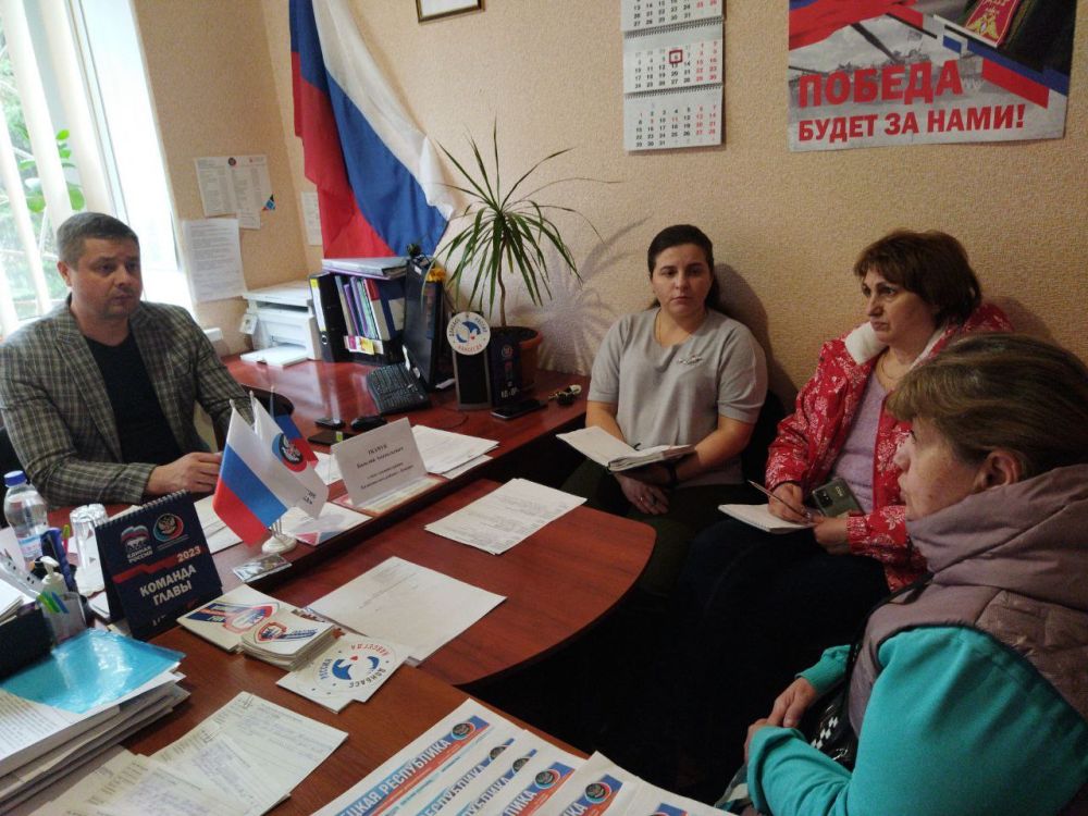 Василий Ткачук: Провёл приём граждан в общественной приемной Председателя Общественного Движения «Донецкая Республика» Дениса Пушилина местного отделения Калининского района города Донецка