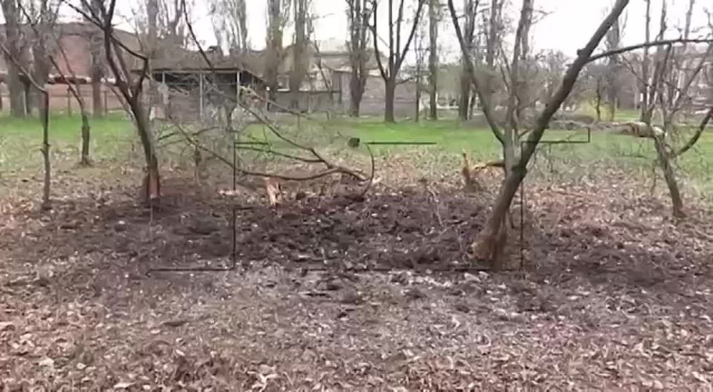 Роман Косарев: Вчера в результате украинского артиллерийского обстрела в городе Ясиноватая, недалеко от Донецка, погибли два мирных жителя и 14 были ранены