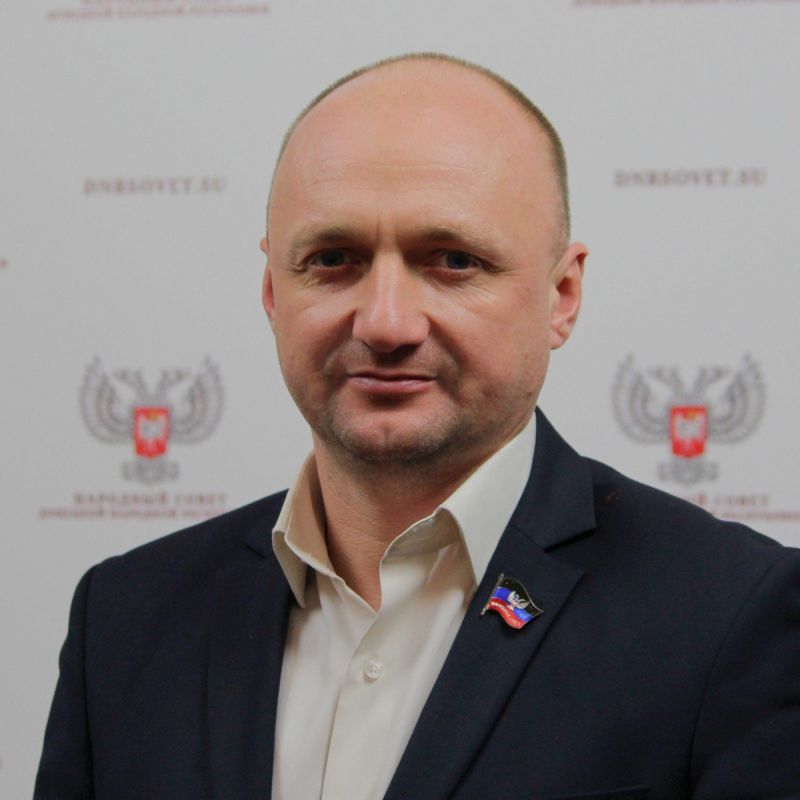 � ����� 12 ������, � 9:00 �� 12:00 � ������������ �������� �� "�������� ����������" ���. ������ ��������� ������ ����� �������� ��������� ������ �������� �������� ���������� ����� �������