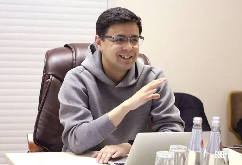 Илья Бубнов: Принял участие во встрече, которую провёл министр молодёжной политики ДНР Кирилл Макаров вместе с нашими федеральными гостями и представителями отделов по молодёжной политике городов Республики