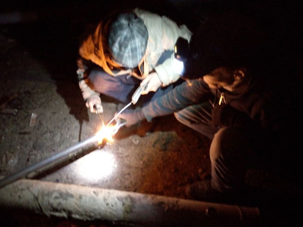 Василий Ткачук: МУП АГД "УК" выполнены сварочные работы на системе холодного водоснабжения в подвальном помещении жилого дома № 1 по ул. Пархоменко