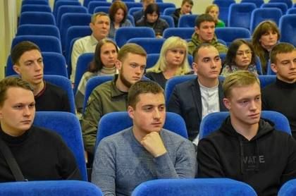 Около 2 тысяч демобилизованных студентов из ДНР и ЛНР пройдут программу реабилитации