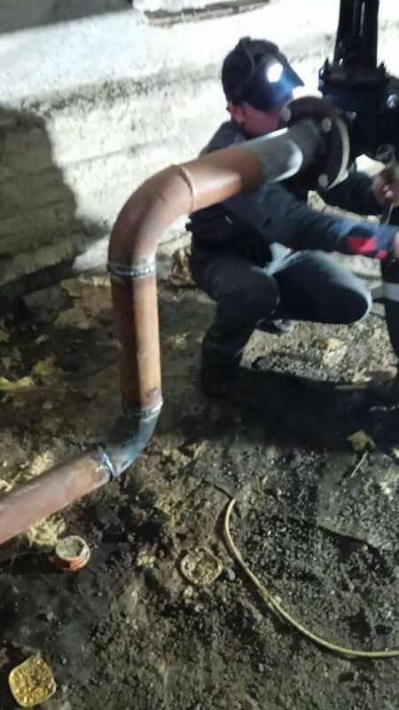 Василий Ткачук: МУП АГД "УК" выполнена работа по замене участка трубопровода и вентеля холодной воды на вводе в дом по пр-ту Дзержинского, д. 65