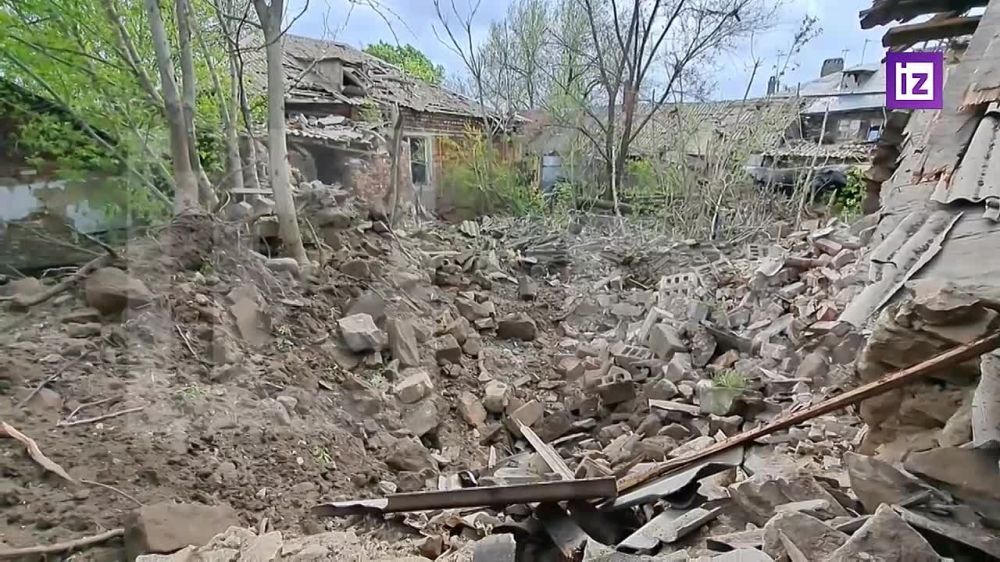 Жилой дом в Донецке превратился в груду камней после обстрела украинских националистов