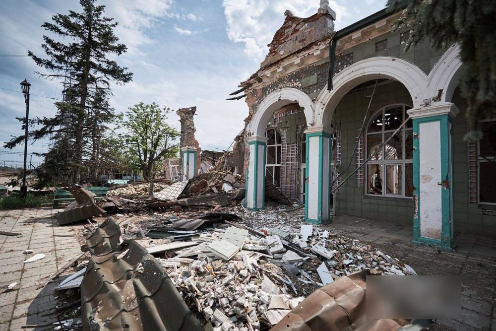 Смотрите во что превратилась железнодорожная станция Святогорск, построенная ещё до существования Украины, во временя Российской империи — в 1911-м году