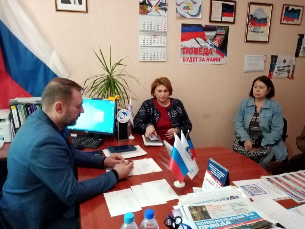 Василий Ткачук: В четверг, 4 мая, в общественной приемной Председателя Общественного Движения «Донецкая Республика» Дениса...