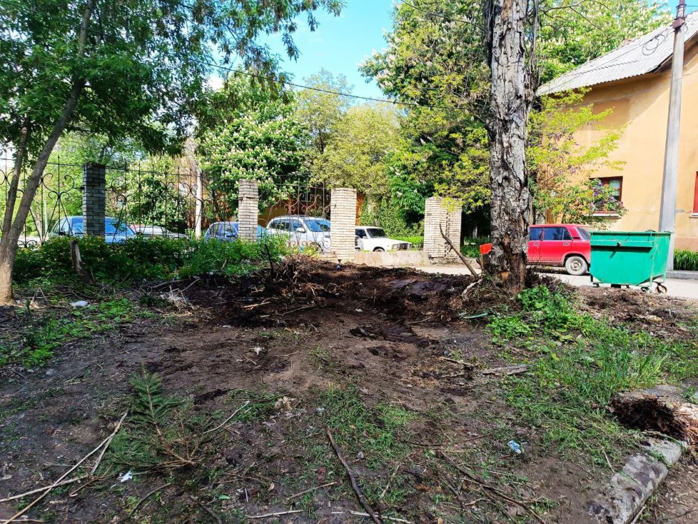 Василий Ткачук: ООО "Экологическая компания "Громада" организован вывоз крупногабаритных отходов с территории многоквартирного жилого фонда по следующим адресам: пр-т Ильича, 22, ул. Овнатаняна, 33, ул.Овнатаняна, 41, бул. Шевченко, 81