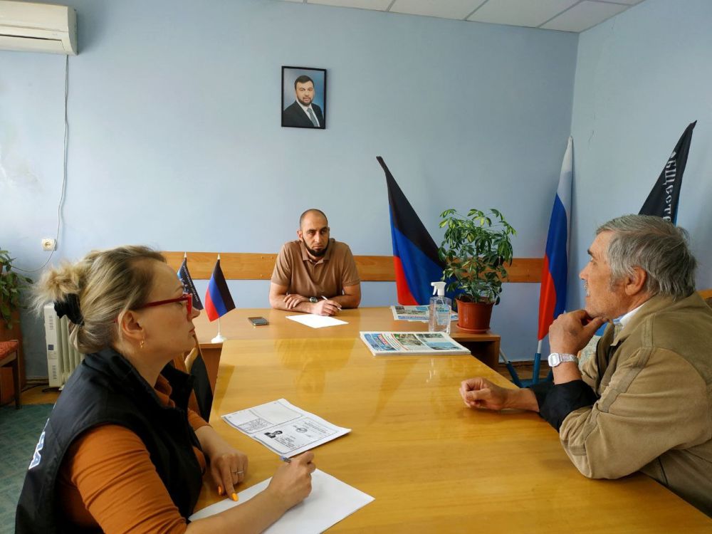 Руслан Дудников: Сегодня, 17 мая, провел личный прием граждан в Общественной Приемной Председателя Общественного Движения «Донецкая Республика» Д.В. Пушилина г. Иловайска