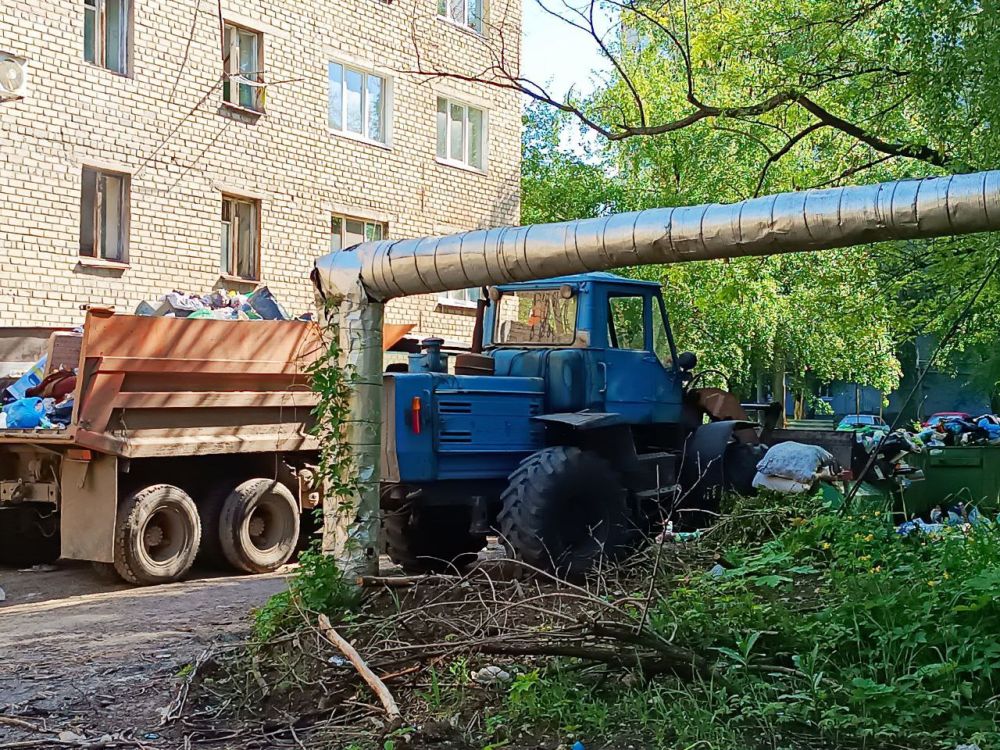 Василий Ткачук: ООО "ЭК"ГРОМАДА" организован вывоз крупногабаритных и твердых бытовых отходов с точки сбора по адресу проспект Мира, 55 "А". Работала специализированная техника погрузчик и два самосвала, вывезено 24м3