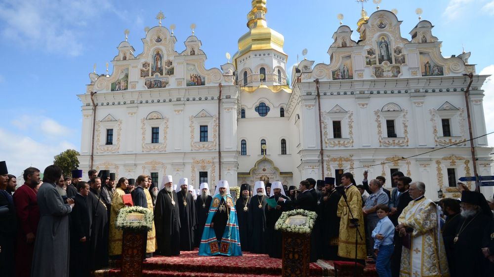 Киевские власти обвинили водителя Киево-Печерской лавры в пророссийских высказываниях