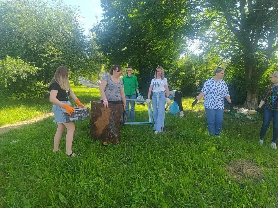 По распоряжению главы администрации города Енакиево от 31.03.2023 г. № 178 «О содержании дорог, улиц, тротуаров и зеленой...