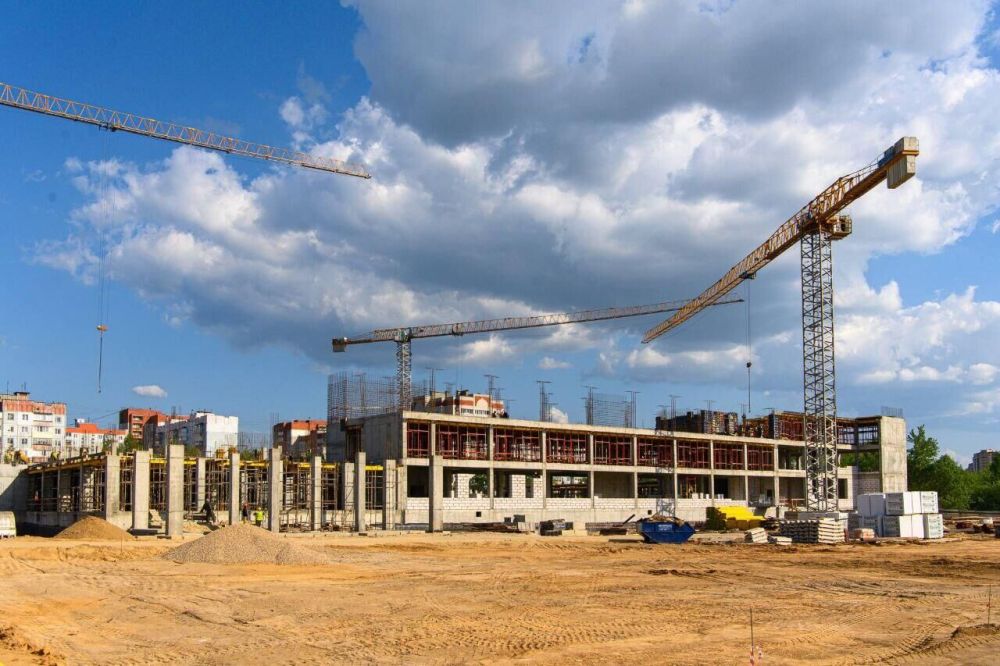 Шапша проверил, как идет строительство школы на 1125 мест в Калуге