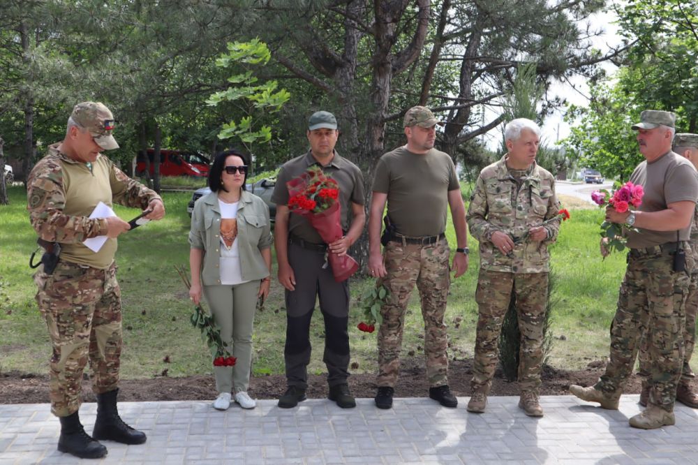 ���������� ��������: ������� ���������� �������� ��������� �������� ������ 3 ���������� ����������� ��������� ��������������� ������� ����� 383 ���������� ������� � 4 ���������� ��������� ��������������� �������