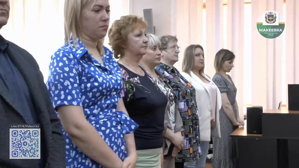 Владислав Ключаров: Поздравил с Днём России коллективы районных администраций и терцентров, образовательных организаций и предприятий города