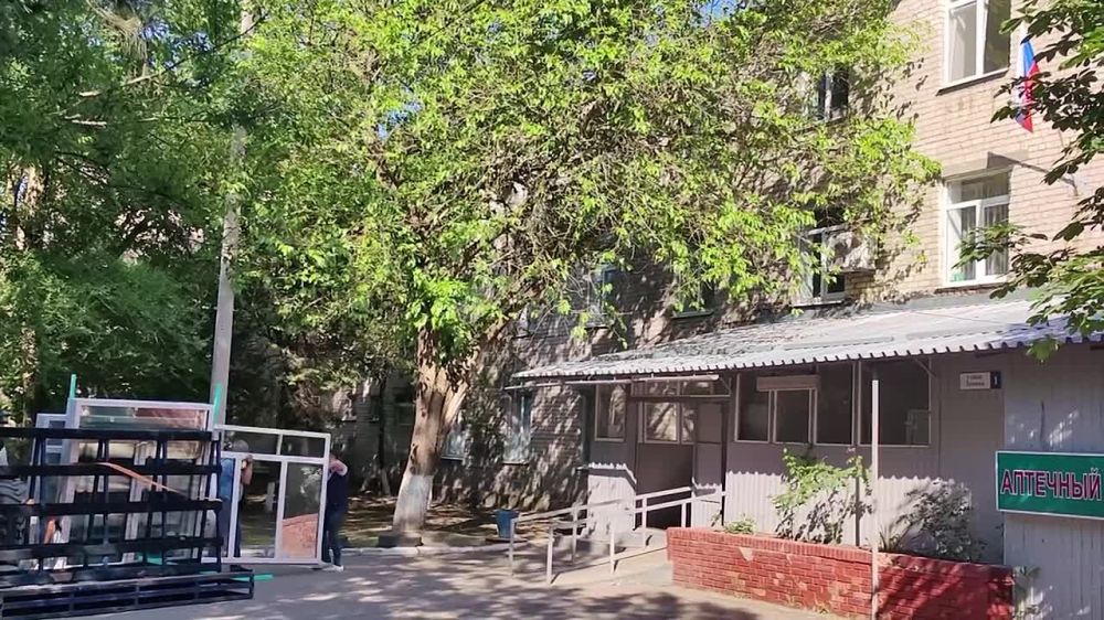 Липчане продолжают восстанавливать подшефный региону Володарский район