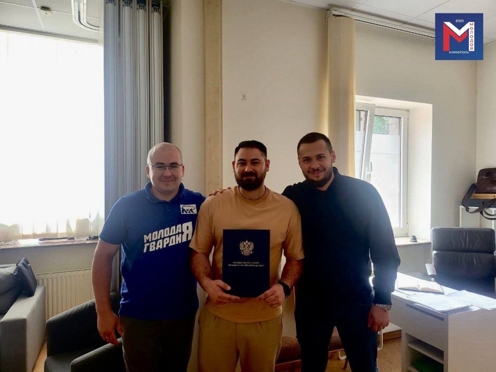 По поручению ЦИКа партии «Единой России» руководителем отделения ВОО «Молодая Гвардия Единая Россия», начальником отдела по...