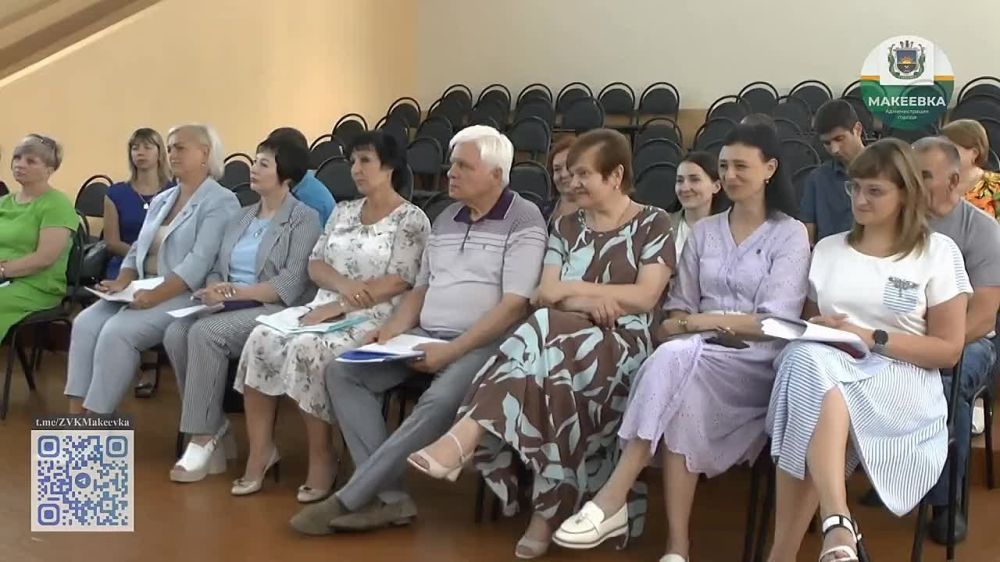 Владислав Ключаров: На очередном заседании политического совета Макеевского местного отделения Всероссийской политической партии «Единая Россия» вместе с другими членами провели собеседования со сторонниками Партии