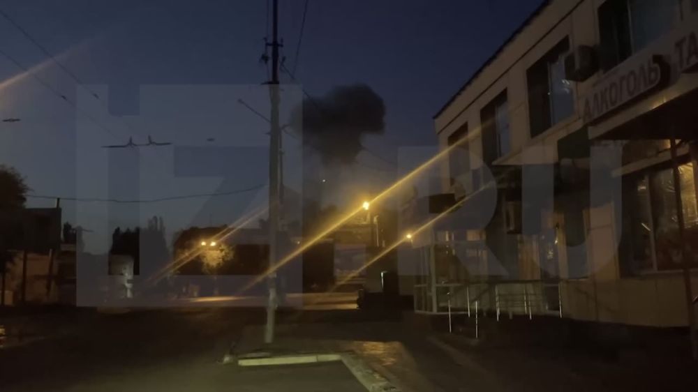 ВСУ ударили по Макеевке в ДНР из HIMARS, сообщил журналист "Известий" Евгений Быковский