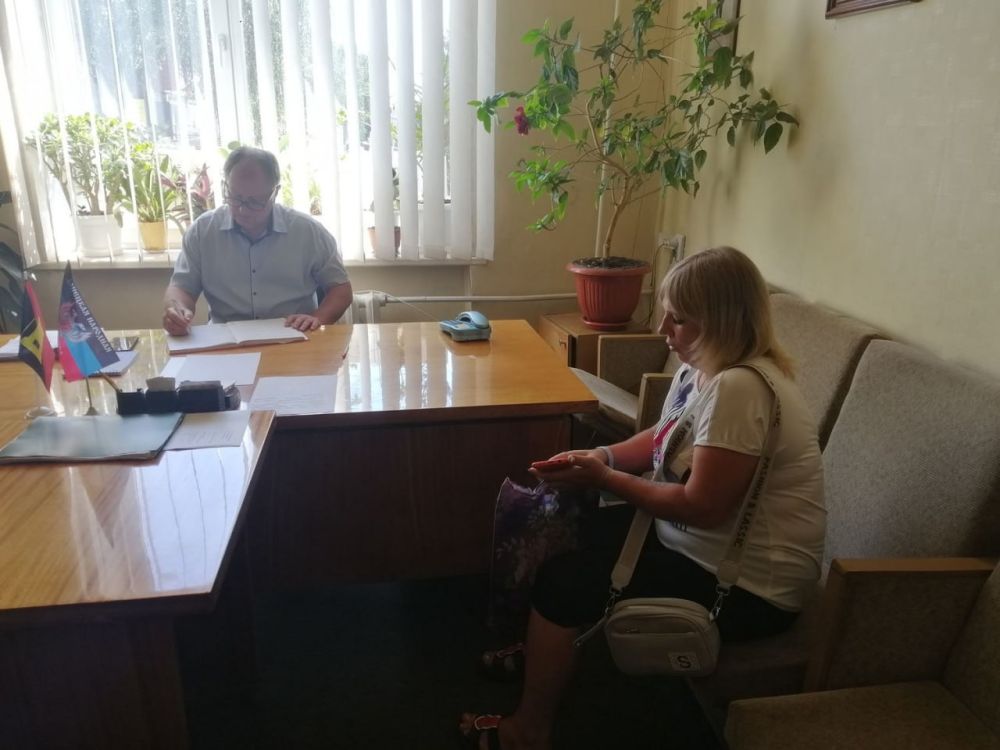 Заместитель главы администрации города Енакиево Божик С.А. провел личный прием граждан