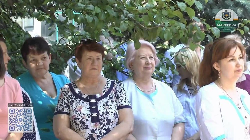 Владислав Ключаров: Поздравил сотрудников Перинатального центра с юбилеем