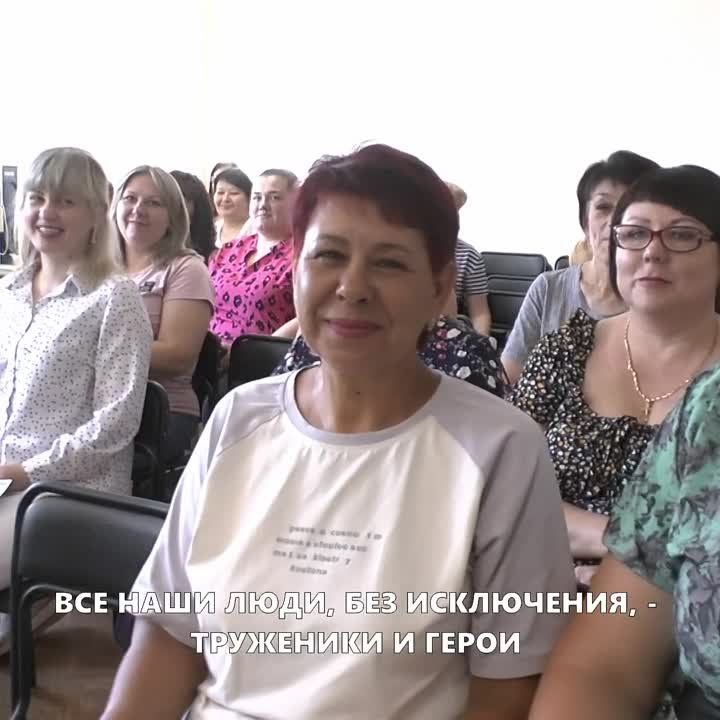 Владислав Ключаров: Поздравил коллектив Центра почтовой связи Макеевки с профессиональным праздником