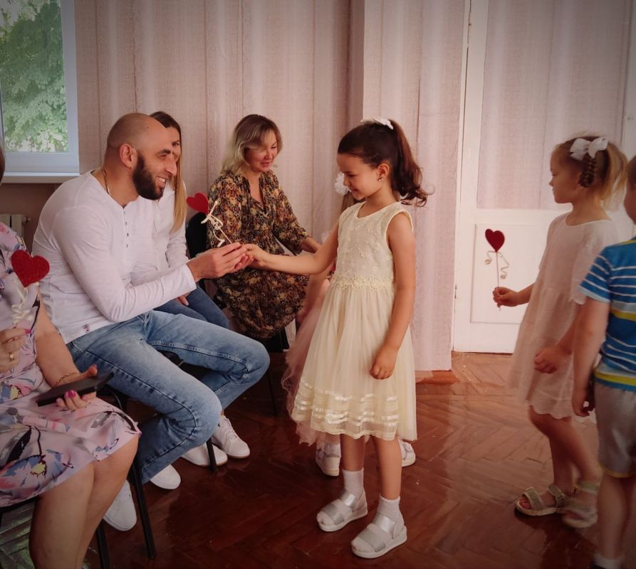 Руслан Дудников: В преддверии тёплого летнего Дня семьи, любви и верности в детских садах города Иловайска прошёл ряд мероприятий