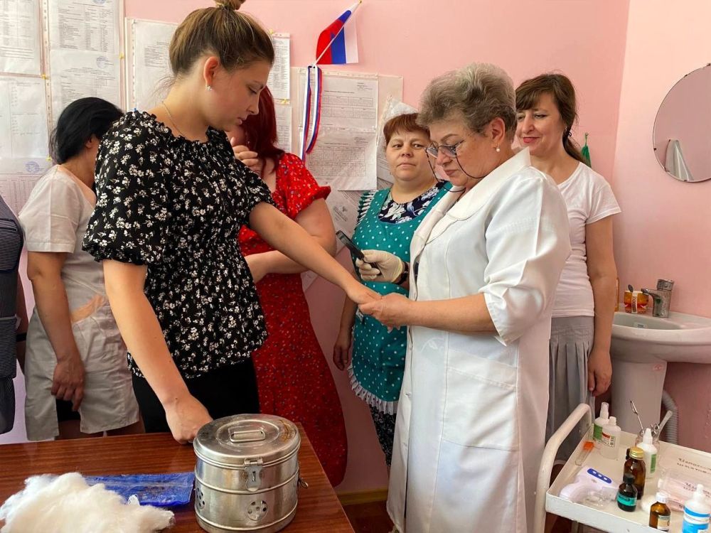 Руслан Дудников: В честь Дня семьи, любви и верности в городе Иловайске прошли мастер-классы для родителей по оказанию первой помощи детям