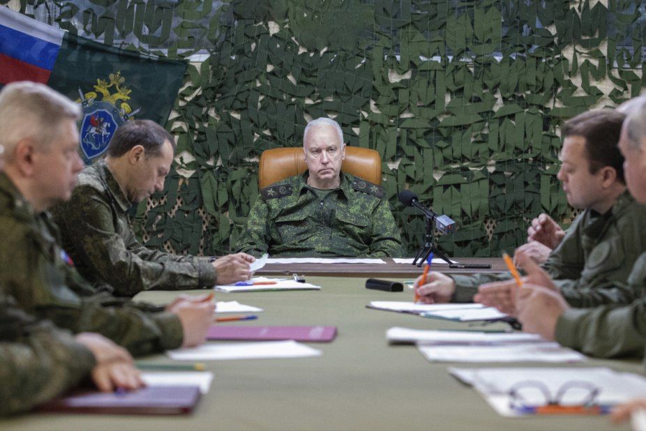 Председатель СК России провел оперативное совещание штаба в Мариуполе