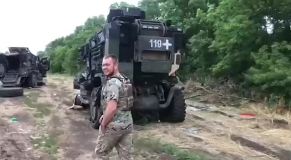 ����������� �����������.. MRAP International MaxxPro ���. ������� ����.