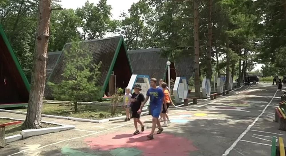 Глава Карачево-Черкесии Рашид Темрезов рассказал, что в регионе стартовала лагерная смена для детей участников СВО. Сотня...